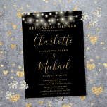 Invitation Chaîne Lights Black Gold Script Dîner de répétitio<br><div class="desc">Élégante invitation à dîner de répétition en noir et or avec de jolies lampes à cordes et des noms de style signature. Cette invitation élégante peut être personnalisée avec vos informations en lettres chic. Conçu par Thisisnotme©</div>