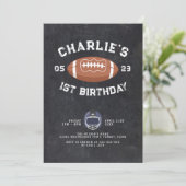 Invitation Chalkboard 1er anniversaire Football Party (Debout devant)