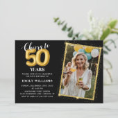 Invitation Chalkboard Black Gold Balloons 50e anniversaire Ph (Debout devant)