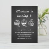 Invitation Chalkboard Cute Cupcakes Hearthday Party (Debout devant)