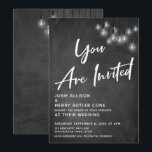 Invitation Chalkboard Edison Lights Vous Êtes Invité Mariage<br><div class="desc">Dans ce joli design faire-part de mariage, j'ai utilisé une police de calligraphie élégante et moderne pour créer une maquette de typographie blanche avec la mention "You Are Invited". De part et d'autre, l'arrière - plan était couvert d'une image représentant un tableau de bord texturé. Superposition qui est un amas...</div>