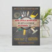 Invitation Chalkboard Handyman Outils et Gadgets Anniversaire (Debout devant)