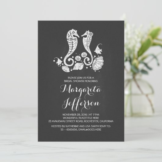 Invitation Chalkboard hippocams plage nuptiale douche invitat (Debout devant)