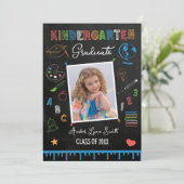 Invitation Chalkboard Kindergarten Graduation Photo (Debout devant)