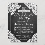 Invitation Chalkboard moderne et Bachelorette en dentelle bla<br><div class="desc">Chalkboard moderne et Bachelorette en dentelle blanche Invitations.</div>