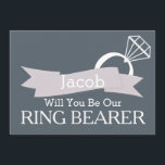 Invitation Chalkboard Serez-Vous Notre Porteur De Bague ?<br><div class="desc">Ce 5" x 7" beau temps à votre service est demandé en tant que Porteur d'anneau, Meilleur Homme, Carte d'invitation Groomsman. C'est mieux pour le marié. Si vous cherchez à demander à quelqu'un d'être votre toiletteur pour votre futur mariage, alors pourquoi ne pas choisir ces cartes de toiletteur. Cette carte...</div>