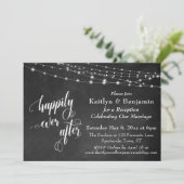 Invitation Chalkboard String Lights Heureusement Jamais Après (Debout devant)