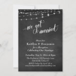 Invitation Chalkboard String Lights Mariage Réception uniquem<br><div class="desc">Cette carte de réception de mariage sophistiquée mais rustique présente une image d'arrière - plan en damier texturé surmontée d'un autre graphique représentant des cordes blanches scintillantes. J'ai utilisé une police de caractères élégante et tourbillonnante pour rendre des graphiques représentant les mots "nous nous sommes mariés" ; au dos, j'ai...</div>