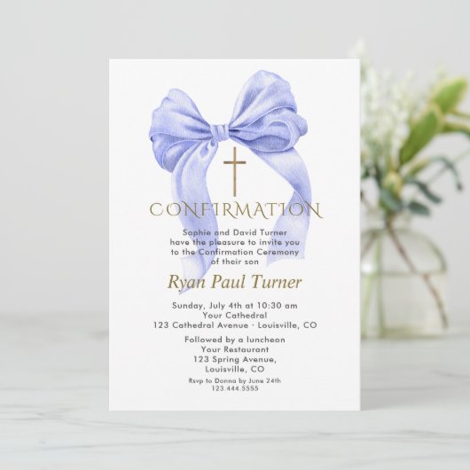 Invitation Charm Aquarelle bleu Bow Boy Confirmation (Debout devant)