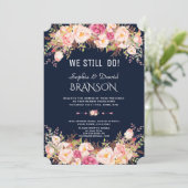 Invitation Charm rose Blush Floral Bleu foncé NOUS LE FAISONS (Debout devant)