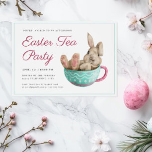 Invitation Charmant lapin de fête de Pâques dans un Tea Party