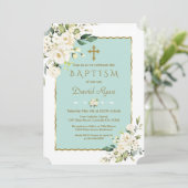 Invitation Charme Delicate Fleurs blanches Croix d'or Baptême (Debout devant)