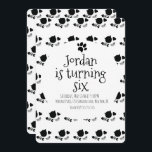Invitation Chat Kitten Animal Paw Noir Blanc Anniversaire Fêt<br><div class="desc">Magasinez Adorable Minimalist Chat Invitations et fournitures de fête Conçu par Dream Big Digital Design</div>