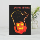 Invitation Chat noir d'Halloween sur une citrouille orange br (Debout devant)