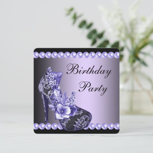 Invitation Chaussures à talons hauts noir violet Fête d'anniv (Debout devant)