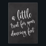 Invitation Chaussures de danse abordable Chalkboard Mariage S<br><div class="desc">Un élégant panneau mariage de pointe, présente le texte "Un petit régal pour vos pieds dansants" dans une police de script extraverti, la texture de la brosse ajoute une sensation spontanée et ludique. La couleur arrière - plan peut être personnalisée selon vos besoins et préférences, s'il vous plaît contactez-moi si...</div>