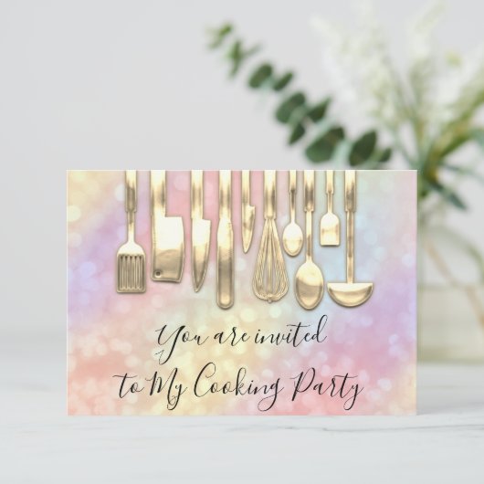 Invitation Chef de fête de cuisine holographique doré (Debout devant)