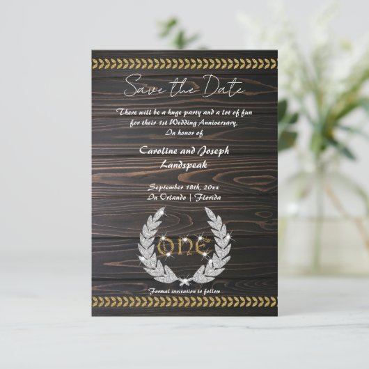 Invitation Chic 1er Anniversaire Bois & Or Enregistrer la dat (Debout devant)