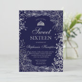 Invitation Chic argent floral marine bleu Tiara chic Sweet 16 (Debout devant)