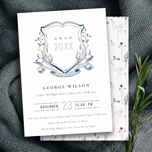 Invitation Chic Bleu Fleur sauvage Aquarelle Crest Graduation