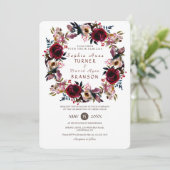 Invitation Chic Burgundy Pêcher Floral Mariage Wreath (Debout devant)