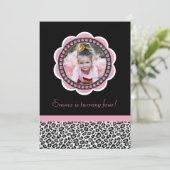 Invitation chic d'anniversaire de léopard (Debout devant)