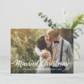 Invitation Chic Newlyweds mariés Typographie de Noël Photo (Debout devant)