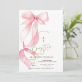 Invitation Chic Pink Bow Gold Cross Baptism (Debout devant)