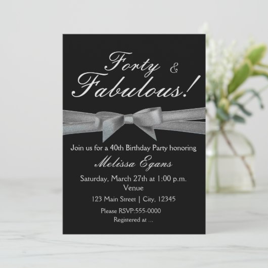 Invitation chic pour une soirée au thème Noir et A (Debout devant)