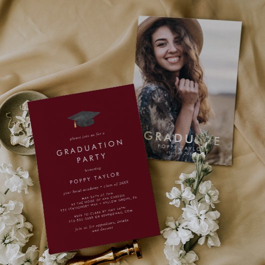 Invitation Chic Red Grad Casquette Photo Party