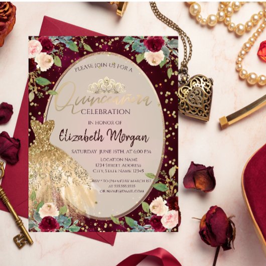 Invitation Chic Robe d'or Tiara, Roses Bourgogne Quinceañera