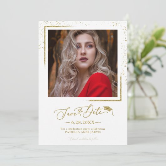 Invitation Chic Script Grad Party Enregistrer La Date Gold Pa (Debout devant)