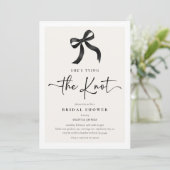 Invitation Chic 'She's Tying the Knot Black Bow Fête des mari (Debout devant)