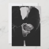 Invitation Chic Simple Photo Noir Blanc Monogramme Mariage (Dos)