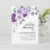 Invitation Chic Violet Purple Floral Greenery Bridal Shower (Debout devant)