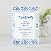 Invitation Chinoiserie Florale Géométrique Bleue et Blanche (Debout devant)