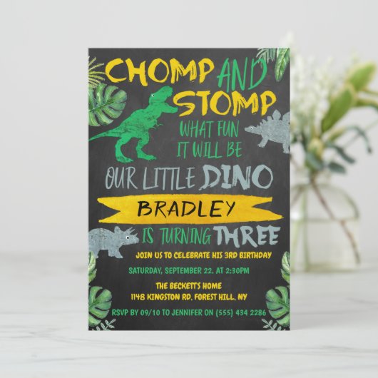 Invitation Chomp & Stomp ! Dinosaur Boys 3e anniversaire (Debout devant)