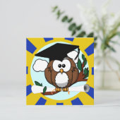 Invitation Chouette diplômée avec couleurs de l'école bleu et (Debout devant)