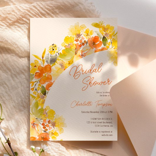 Invitation Chute boho jaune fleurs script douche nuptiale