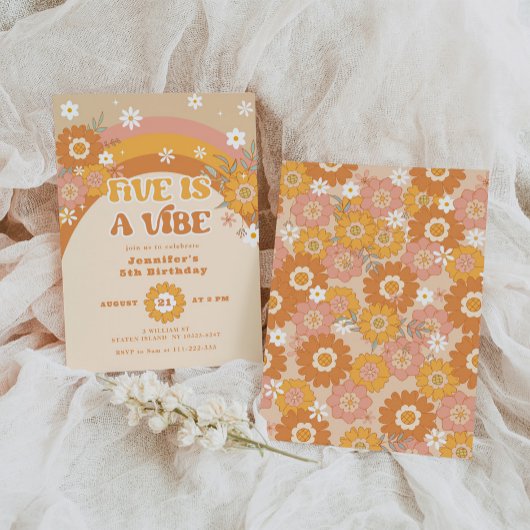 Invitation Cinq est une vibe rétro anniversaire super Invitat