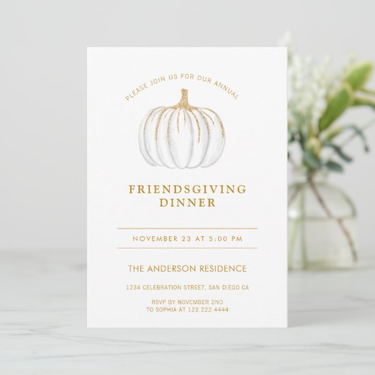 Invitation Citrouille Gold Script Thanksgiving Friendsgiving (Debout devant)