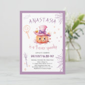 Invitation Citrouille mignonne Halloween Baby Girl 4e anniver (Debout devant)