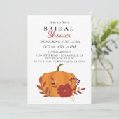 Invitation Citrouille orange de récolte d'automne avec fleurs (Debout devant)