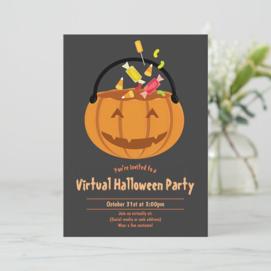 Invitation Citrouille Pail Candy Virtual Halloween Party (Debout devant)