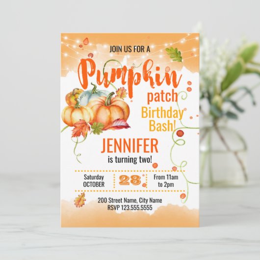 Invitation Citrouille Patch Anniversaire Bash (Debout devant)