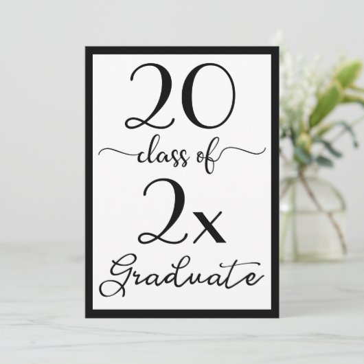 Invitation Classe De 2023 Black White Script Graduation Party (Debout devant)