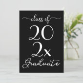 Invitation Classe De 2023 Graduation Chic Noir & Blanc Script (Debout devant)