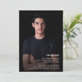 Invitation Classe de 2024 Boy's Graduation Party Photo (Debout devant)