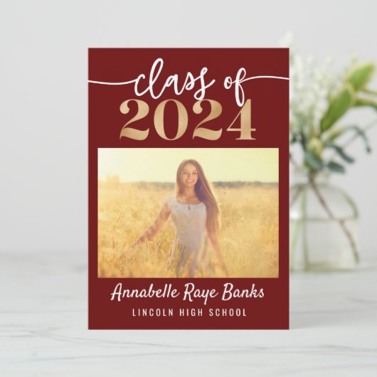 Invitation Classe de 2024 Script Maroon imprimable (Debout devant)