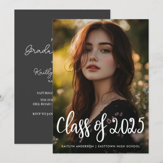 Invitation Classe De 2025 Décontracté Script Graduate Photo (Devant / Derrière)